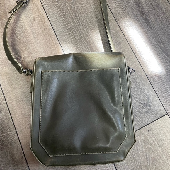 Matt and Nat Crossbody - Picture 3 of 5